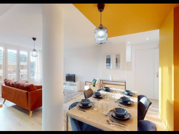 Colocation / Appartement 5 pièces de 77 m², Marseille, Rue de Crimée / Photo 2