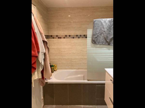Colocation / Appartement 6 pièces de 110 m², Paris, Rue Rébeval / Photo 2
