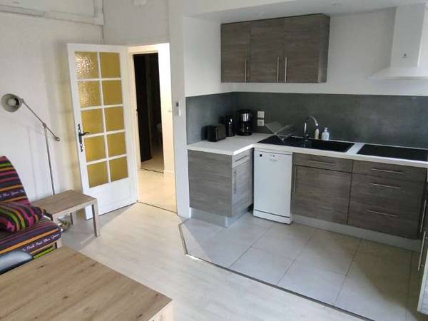 Colocation / Appartement 4 pièces de 74 m², Pessac, Rue Jean Jacques Rousseau / Photo 2