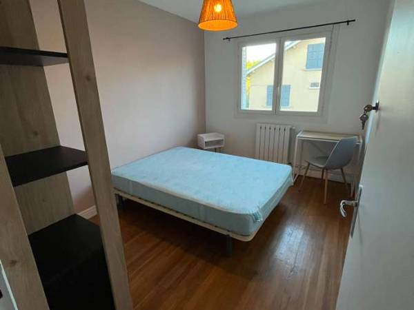 Colocation / Appartement 6 pièces de 70 m², Valence, Rue Léo Delibes / Photo 2
