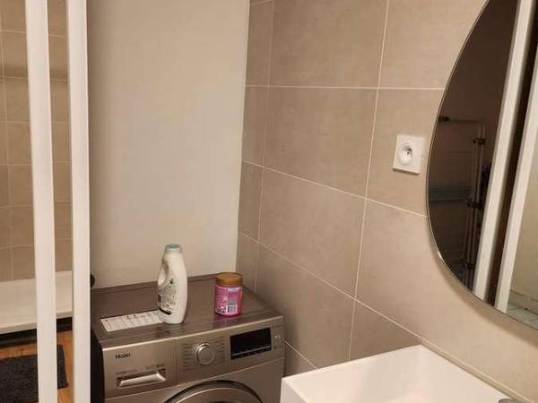 Colocation / Appartement 4 pièces de 99 m², Metz, Rue Serpenoise / Photo 2