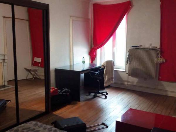 Colocation / Appartement 4 pièces de 99 m², Metz, Rue Serpenoise / Photo 4