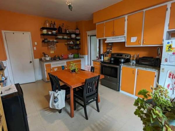 Colocation / Appartement 7 pièces de 100 m², Montréal, Rue Adam / Photo 2