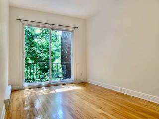 Colocation / Appartement 4 pièces de 1 m², Montréal, Rue Poupart