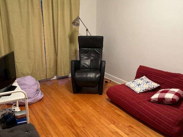 Colocation / Appartement 4 pièces de 1 m², Montréal, Rue Poupart / Photo 2