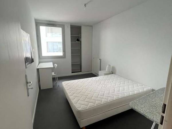Colocation / Appartement 5 pièces de 86 m², Asnières-sur-Seine, Rue Ladji Doucoure / Photo 2