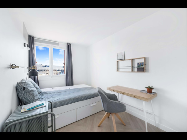 Colocation / Appartement 5 pièces de 82 m², Saint-Denis, Allée des Myosotis / Photo 2