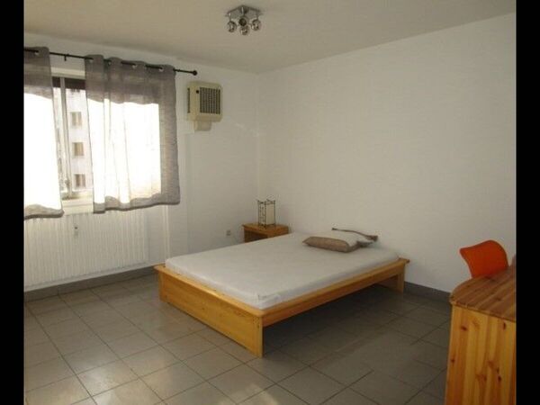 Colocation / Appartement 6 pièces de 108 m², Chambéry, Rue Vieille Monnaie / Photo 2