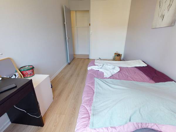 Colocation / Appartement 4 pièces de 70 m², Oullins-Pierre-Bénite, Boulevard de l'Europe / Photo 2