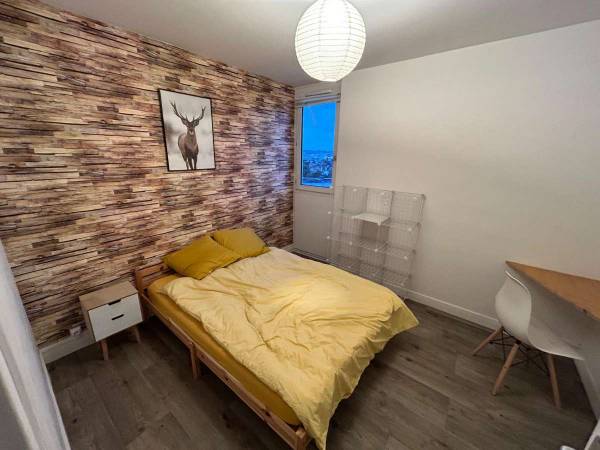 Colocation / Appartement 5 pièces de 80 m², Massy, Rue de Moscou / Photo 2