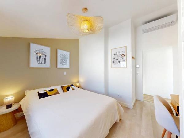 Room share / 19 rooms apartment · 288 m², Lyon, 214 Route de Genas, / Photo 13