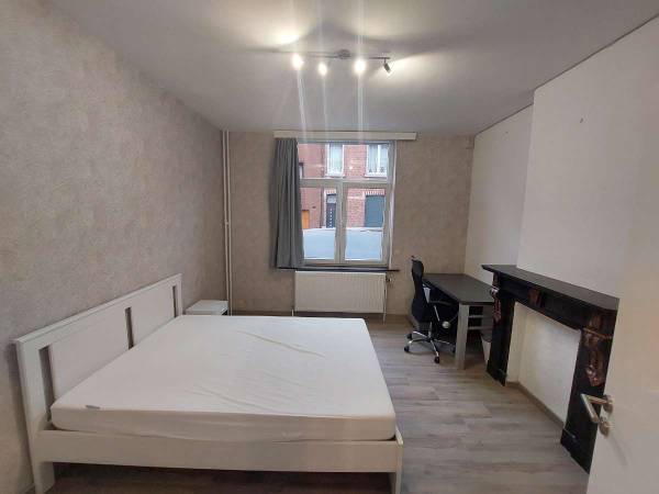 Colocation / Maison 9 pièces de 144 m², Liège, Rue Emile Verhaeren / Photo 2