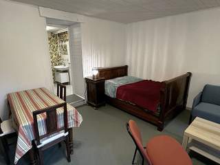 Location / Studio apartment, Challex
