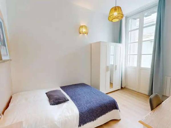 Colocation / Appartement 10 pièces de 120 m², Bordeaux, Rue des Etables / Photo 2