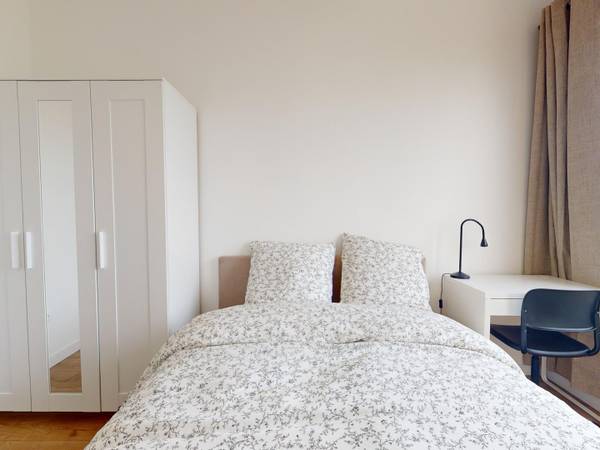 Colocation / Appartement 5 pièces de 81 m², Saint-Denis, Rue de la Procession / Photo 2