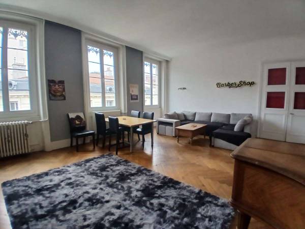 Colocation / Appartement 7 pièces de 211 m², Saint-Étienne, Rue Gambetta / Photo 2