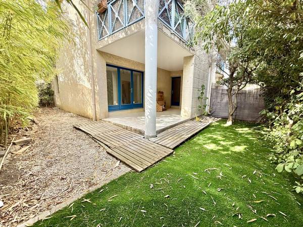 Location / Appartement 2 pièces de 45 m², Nîmes, Chemin Neuf de Pissevin / Photo 2