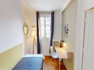 Room share / 5 rooms apartment · 110 m², Paris, Avenue de Versailles