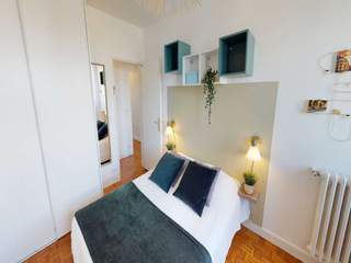 Colocation / Appartement 4 pièces de 90 m², Courbevoie, Avenue Marceau