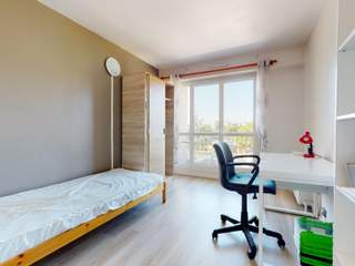 Colocation / 6 rooms apartment · 95 m², Cergy, Rue Les Chênes Bruns