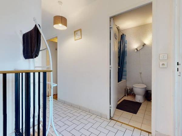 Colocation / Appartement 6 pièces de 95 m², Cergy, Rue Les Chênes Bruns / Photo 18
