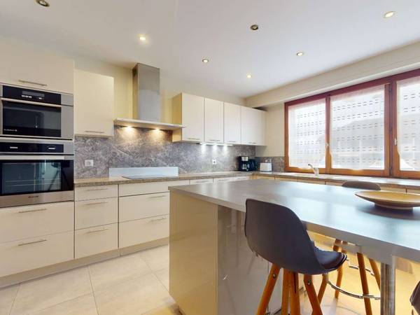 Colocation / Appartement 5 pièces de 110 m², Annemasse, Rue du Petit Malbrande / Photo 2