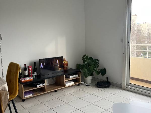 Colocation / Appartement 3 pièces de 56 m², Marseille, Avenue de Mazargues / Photo 2