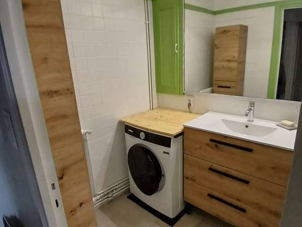 Location / Studio de 29 m², Toulouse, Place du Fer-à-Cheval / Photo 3