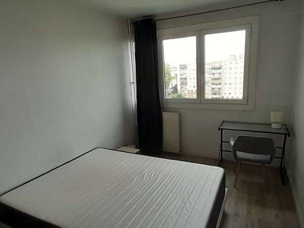 Colocation / Appartement 6 pièces de 100 m², Choisy-le-Roi, Square Salvador Allende / Photo 8