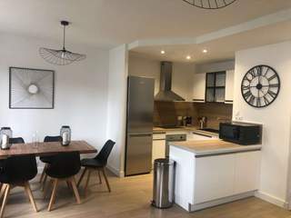 Room share, 7 rooms apartment, Grenoble