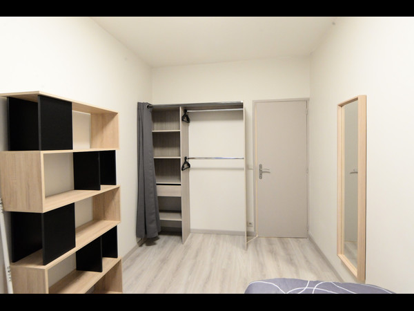 Colocation / Appartement 7 pièces de 114 m², Argenteuil, Place Jules Michelet / Photo 2