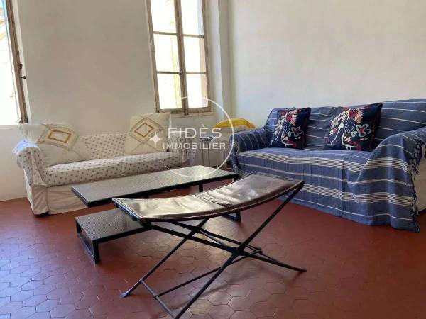 Location / Appartement 2 pièces de 51 m², Marseille, Rue Saint Antoine / Photo 2