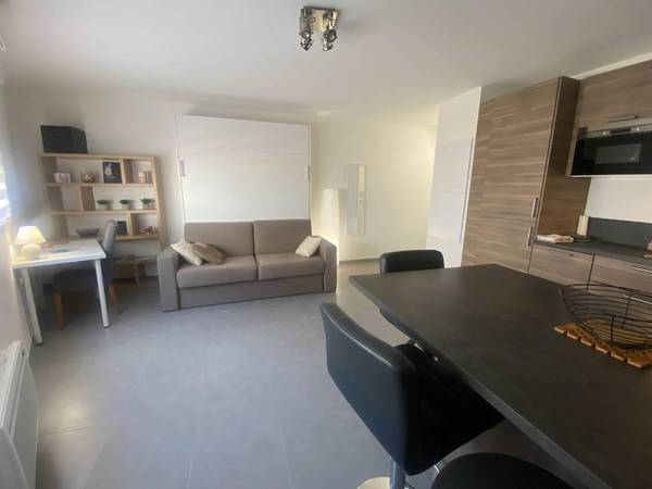 Location / Appartement 1 pièce de 32 m², Marseille, Avenue du Corail / Photo 2