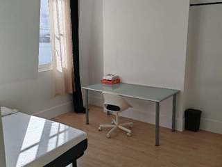 Colocation / Appartement 3 pièces de 50 m², Paris, Rue Guichard