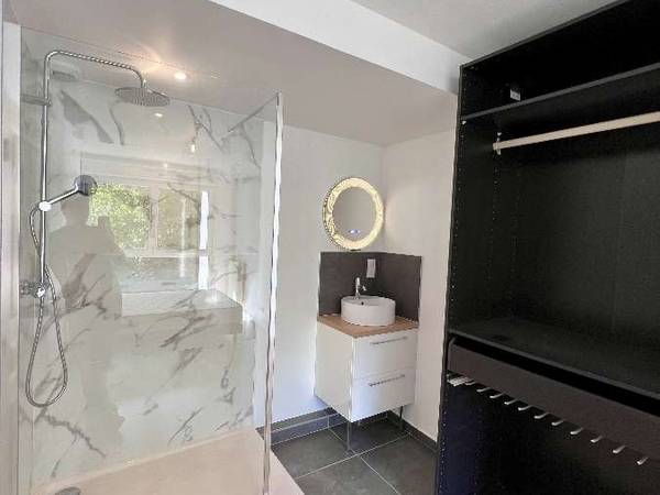 Coliving / Appartement 8 pièces de 122 m², Lyon, Avenue Rosa Parks / Photo 7