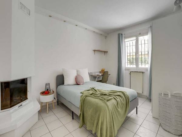 Colocation / Appartement 5 pièces de 110 m², Asnières-sur-Seine, Rue Gustave Caillebotte / Photo 2