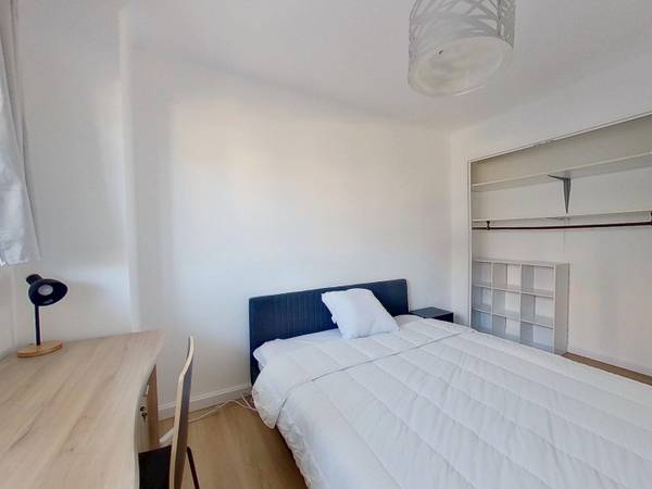 Colocation / Appartement 4 pièces de 67 m², Toulon, Avenue Aristide Briand / Photo 2