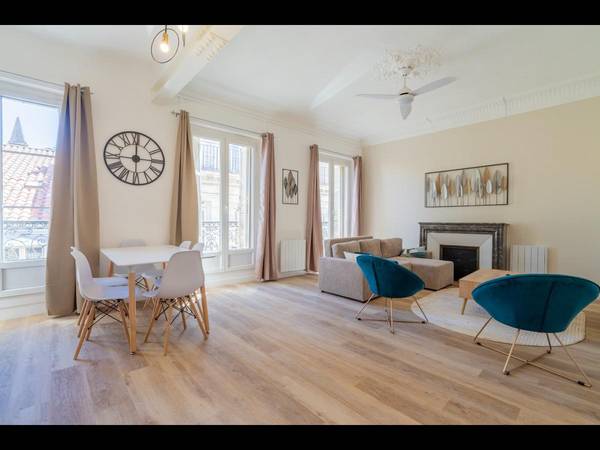 Colocation / Appartement 8 pièces de 120 m², Marseille, Rue de Rome / Photo 2