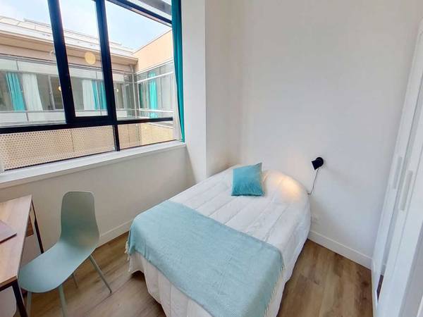 Colocation / Appartement 11 pièces de 220 m², Asnières-sur-Seine, Avenue Sainte-Anne / Photo 2