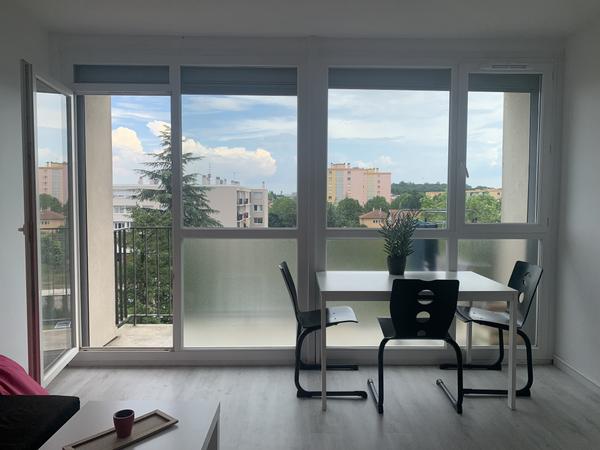 Flatsharing / 4-bedroom flat · 68 m², Bron, Rue Guynemer / Photo 2