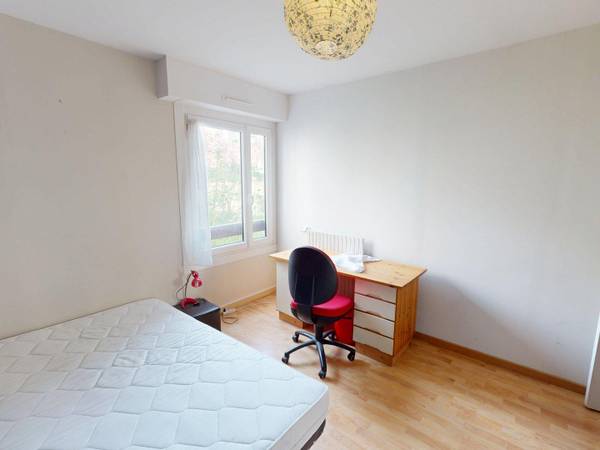 Colocation / Appartement 4 pièces de 74 m², Saint-Herblain, Rue de la Camargue / Photo 2