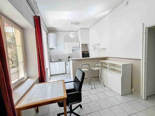 Colocation / Appartement 1 pièce de 25 m², Avignon, Rue Saint-Guillaume / Photo 2