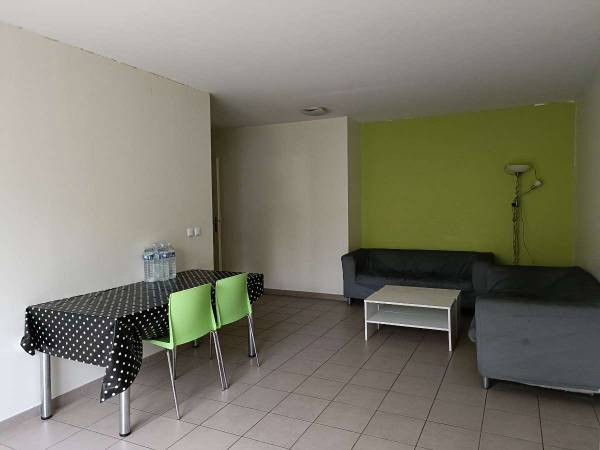 Colocation / Appartement 4 pièces de 88 m², Vaulx-en-Velin, Avenue Salvador Allende / Photo 2