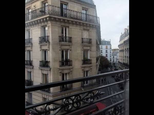 Sous-location / Appartement 3 pièces de 50 m², Paris, Rue Hégésippe Moreau / Photo 2