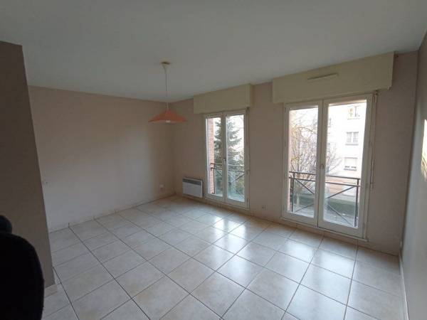 Location / Studio, Valenciennes / Photo 2