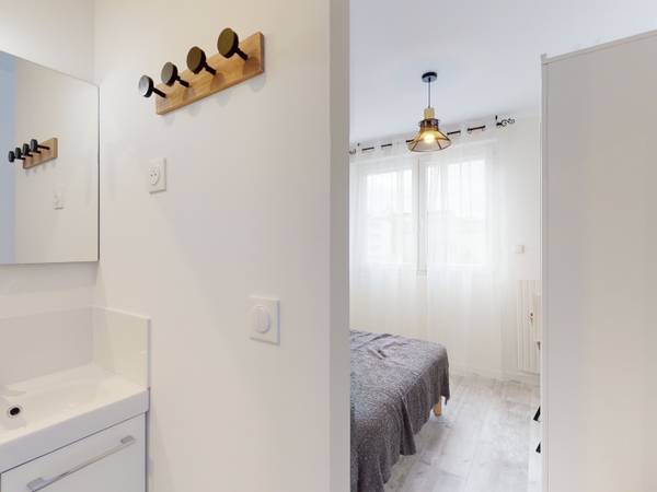 Colocation / Appartement 4 pièces de 57 m², Rouen, Rue Geuffroy / Photo 2