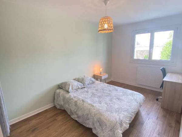 Colocation / Appartement 4 pièces de 82 m², Limoges, Rue des Palmiers / Photo 2