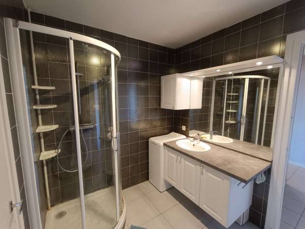 Colocation / Appartement 5 pièces de 81 m², Vénissieux, Rue Pierre Brossolette / Photo 14