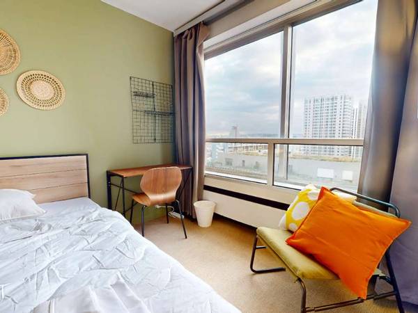 Coliving / Appartement 5 pièces de 110 m², Paris, Quai de Grenelle / Photo 2