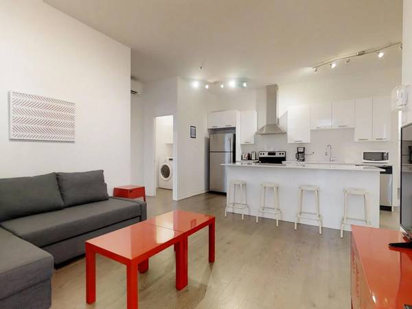 Colocation / Appartement 4 pièces de 125 m², Montréal / Photo 2